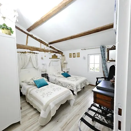 Le Manoir Lacustre Gæstehus Queyrac