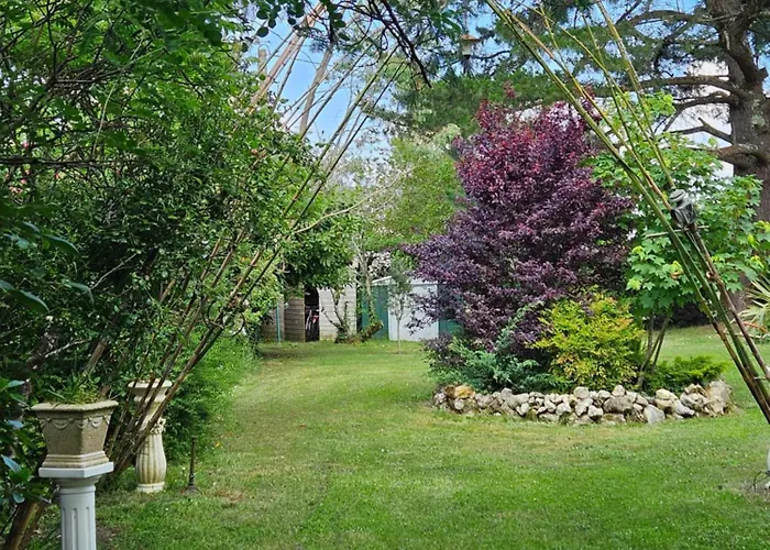 게스트하우스 Le Manoir Lacustre Queyrac